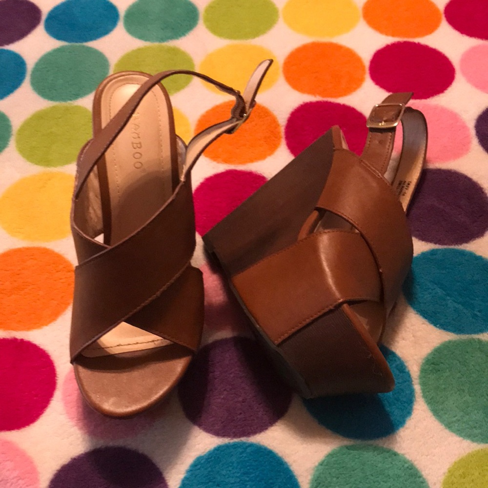 Bamboo Wedge Sandal size 6.5 Caramel Brown